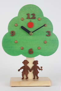 卒園記念品：大和郷幼稚園様の欅の木と姫りんごの卒園記念時計