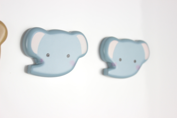 �ԏ�����c�t���l�̑����L�O�̃z���C�g�{�[�h